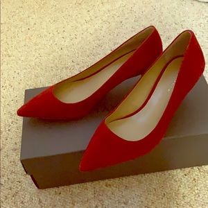 Beautiful Ann Taylor Never worm Pump